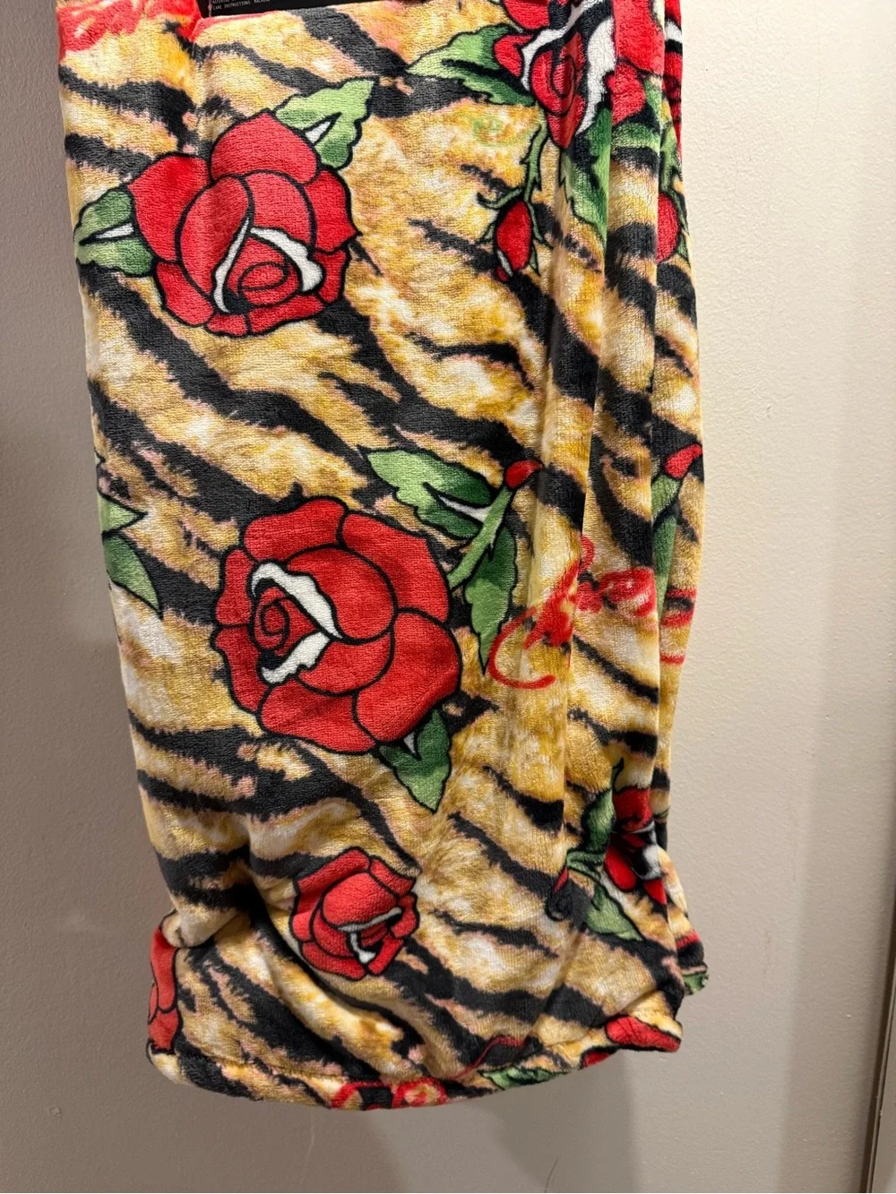 Ed Hardy Oversized Printed Plush Throw Blanket Tiger stripes roses NWT